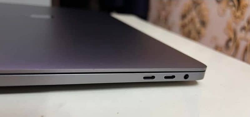 Apple Macbook Pro M1 2020 Late 8