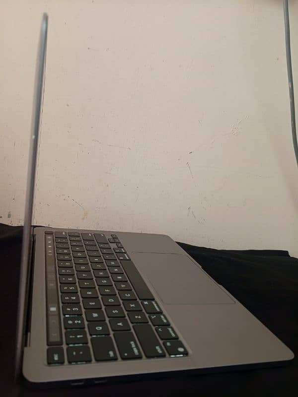 Apple Macbook Pro M1 2020 Late 11