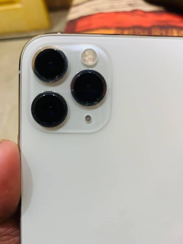 iphone 11 pro 2