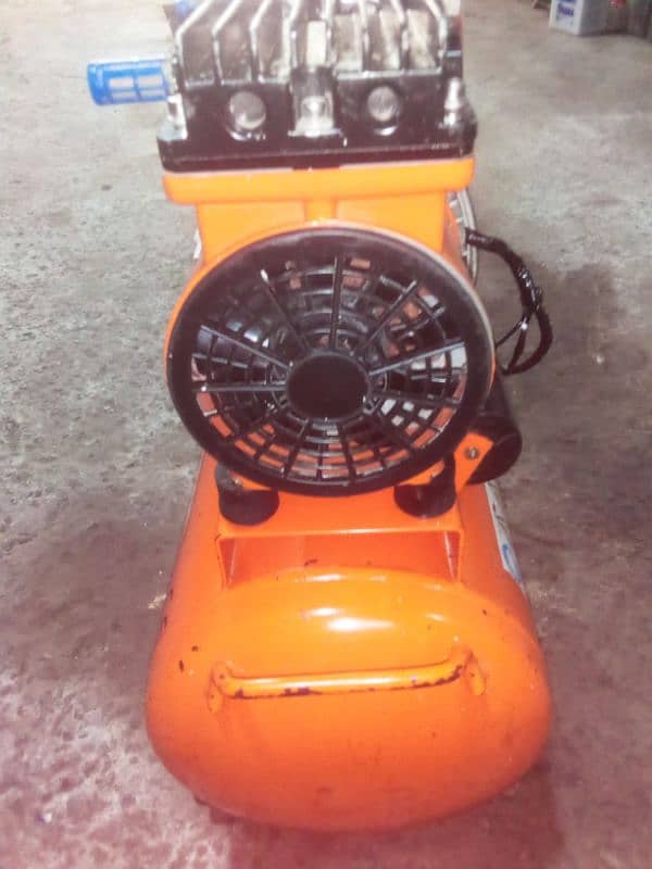 Air compressor in good condition 1