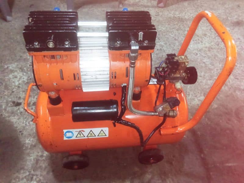 Air compressor in good condition 3