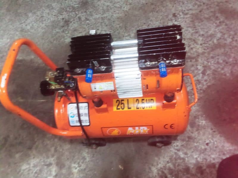 Air compressor in good condition 7