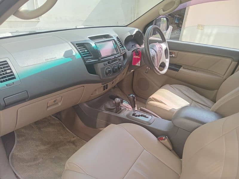 Toyota Fortuner - Full Original 14