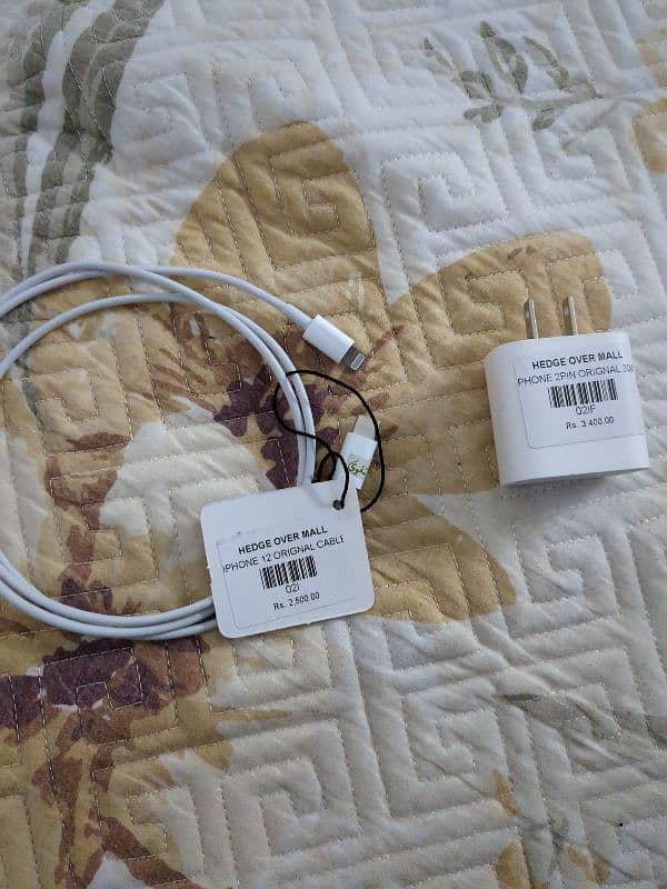 Original Apple Charger and Cable 0