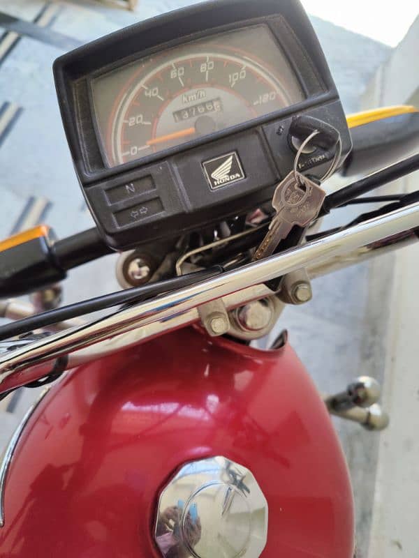 Honda bike 0311-0134008 number nhi Laga original condition first owner 4