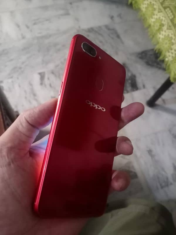 Oppo A5 4/32gb with charger 1