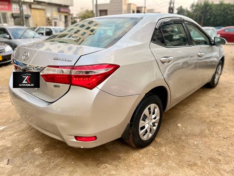 Toyota Corolla GLI 2015 5