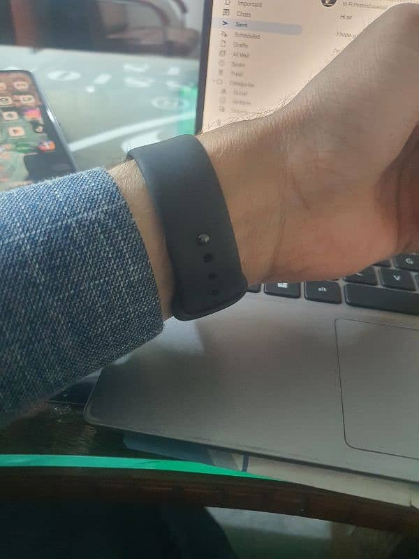 Apple watch A2093 series 5 44mm only with original cable 1
