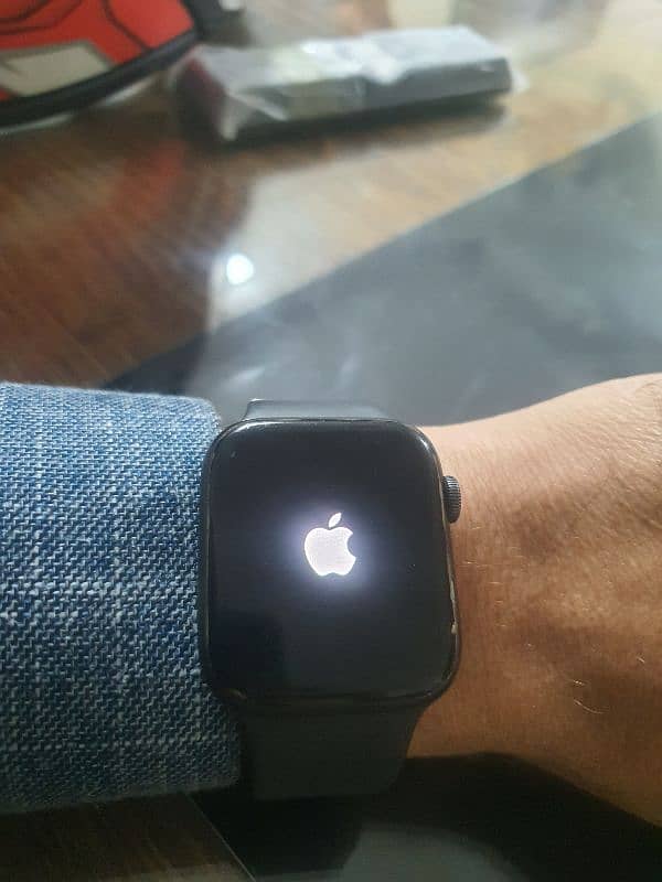 Apple watch A2093 series 5 44mm only with original cable 6