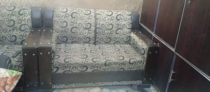 1 setar and 2 setar sofa set in good condition