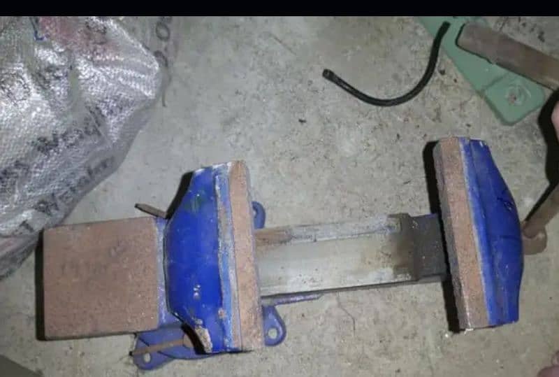 Bench vice 6" 2