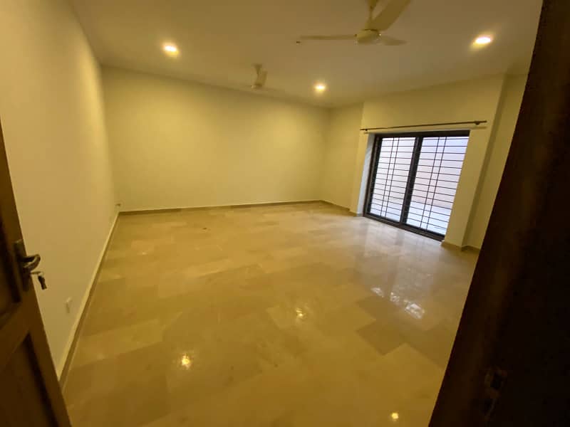 1 kanal full house available for rent in E-11/1 Islamabad 2