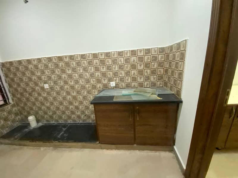 1 kanal full house available for rent in E-11/1 Islamabad 3