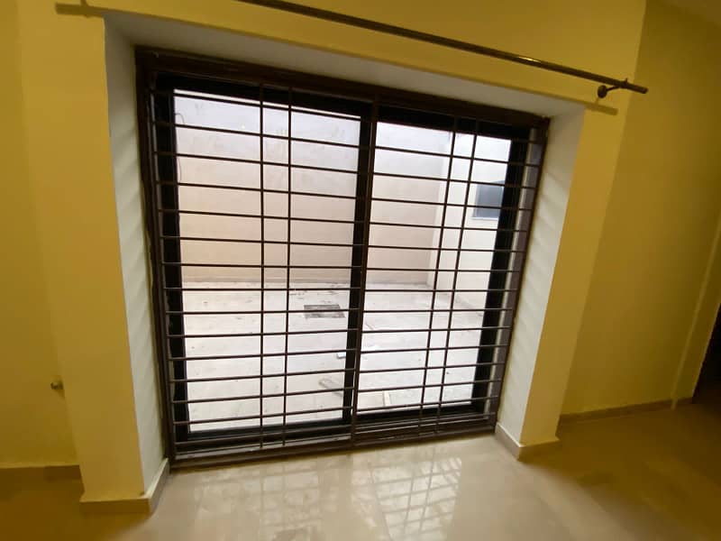 1 kanal full house available for rent in E-11/1 Islamabad 17