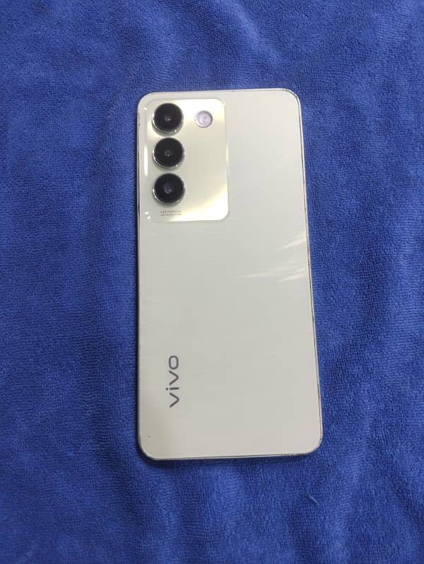 vivo Y100 4