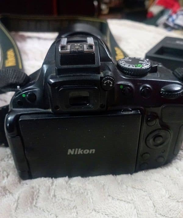 Nikon D5100 dslr camera 0