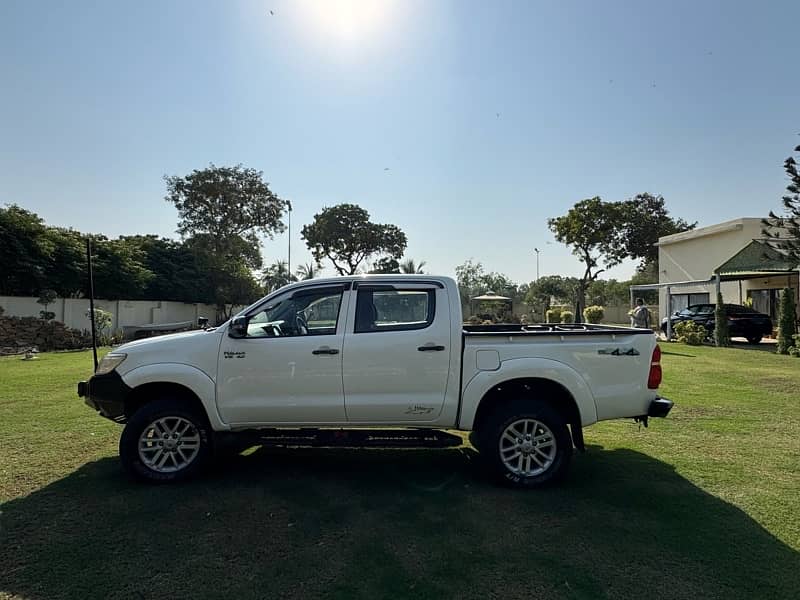 Toyota Hilux 2011 0