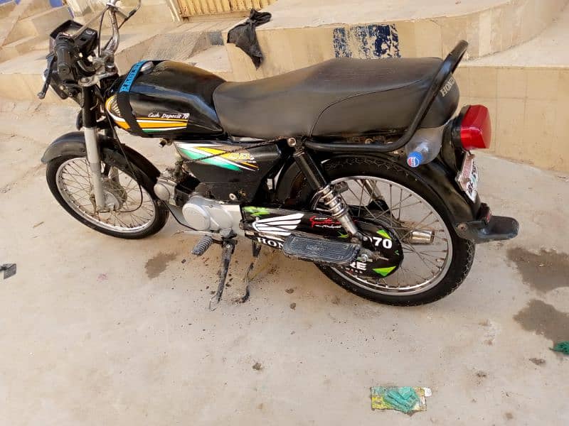 Honda 70hydrabad number good candeshn selid engine 030823446 3