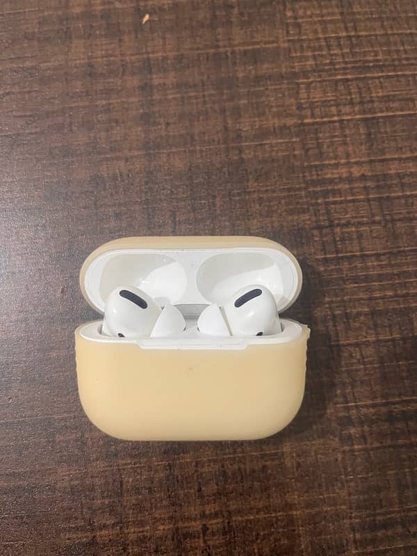 Apple airpods pro original with box 2