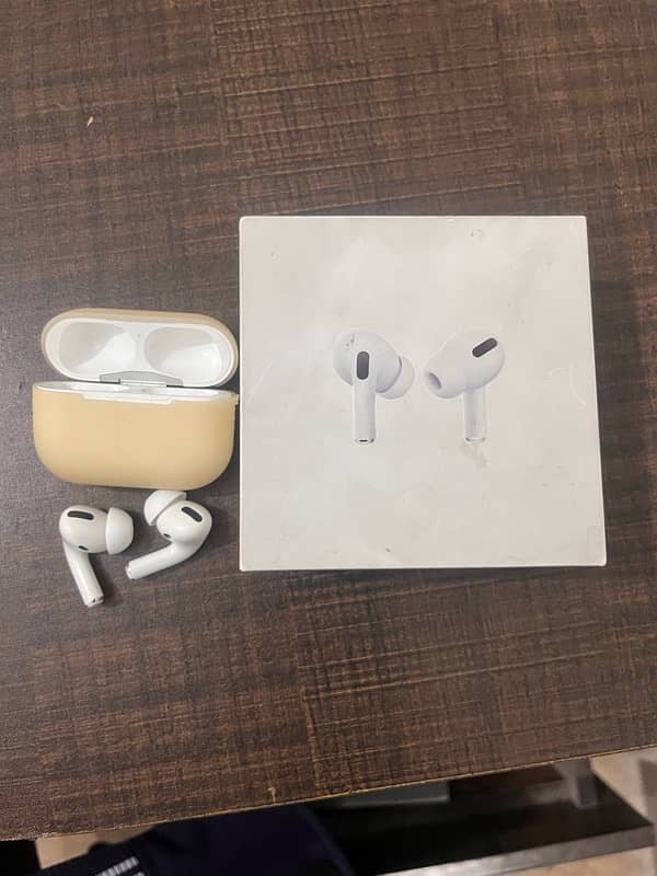 Apple airpods pro original with box 4