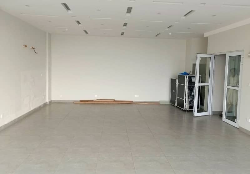 4 Marla Brand new Plaza 4th Floor Office With Elevator For Rent In DHA Phase 6 Main Boulevard, Lahore. 3