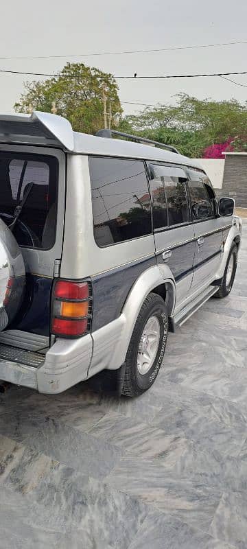 Mitsubishi Pajero 1993 2