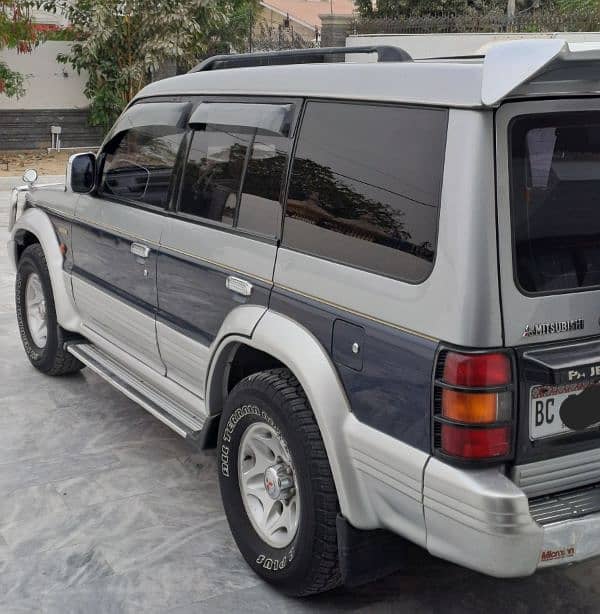 Mitsubishi Pajero 1993 4