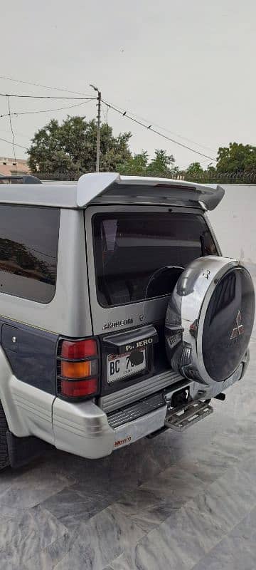 Mitsubishi Pajero 1993 9