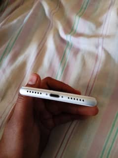 iphone 7 2 month sim time 81 betery 10/9 condition urgent sale