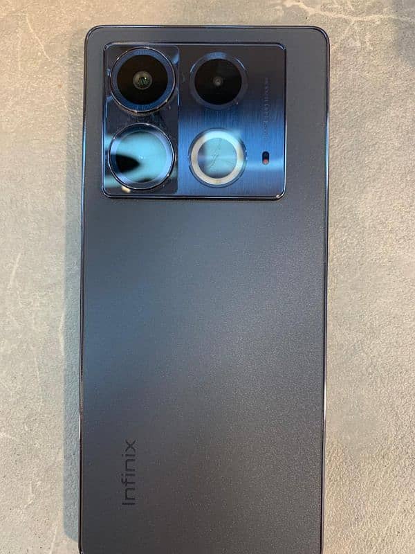 infinix note 40 16/256 GB 10 by 9.5 condition . 5