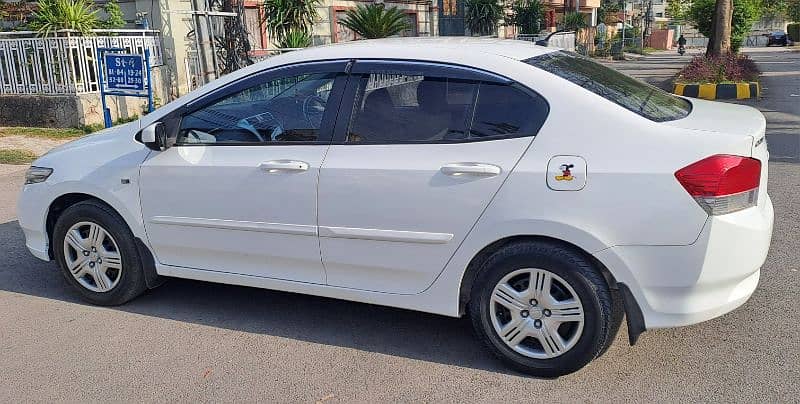 Honda City IVTEC 2014 Manual 1.3 Excellent Car 3