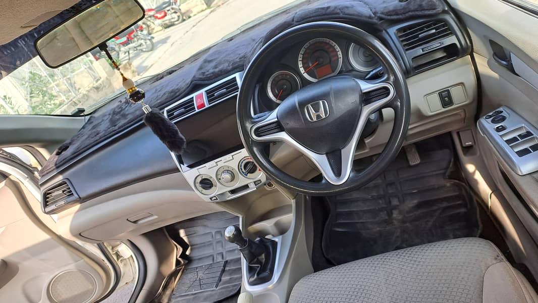 Honda City IVTEC 2014 Manual 1.3 Excellent Car 10