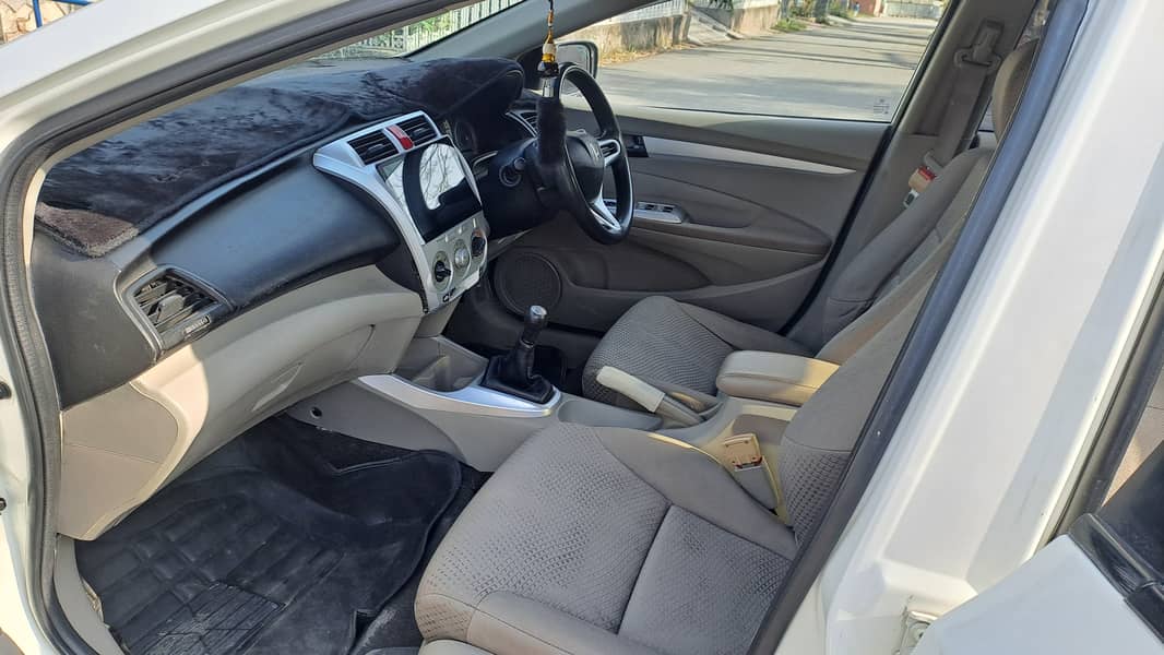 Honda City IVTEC 2014 Manual 1.3 Excellent Car 14