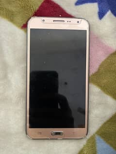 Samsung J7