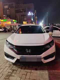 White Civic X 2018 Model Red Meter