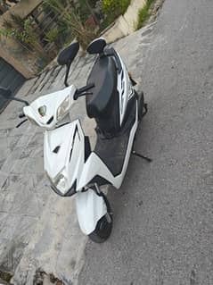 electric scooty