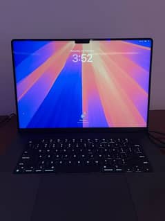 MacBook Pro 2024 16" M3 Max | 36GB RAM | 8TB SSD | Brand New 10/10