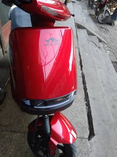 Evee electric scootey