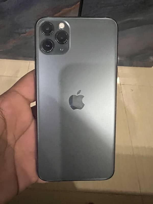 iphone 11 pro max 4