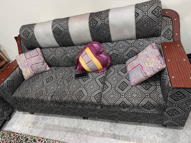 Elegant six seater Sofa set for TV lounge 1