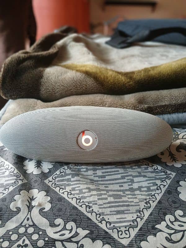 Beats speaker 0