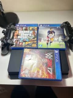 Ps4 Slim 500gb with 2 controllers and 3CDs