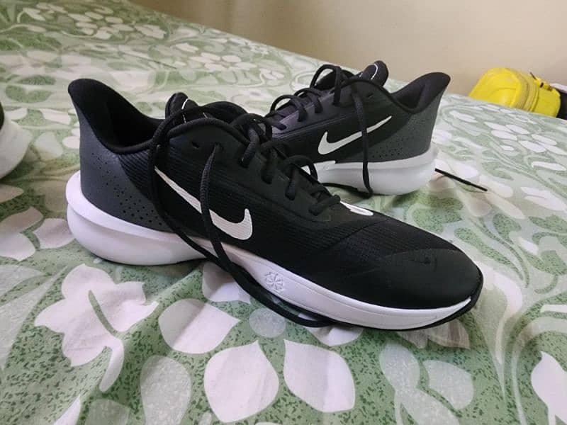 Nike precision 7 (10.5, 9.5) new 1