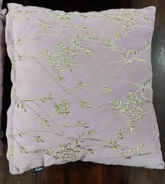 Nishatlien Cushions