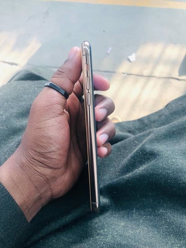 iphone 11 pro Max 64GB 3