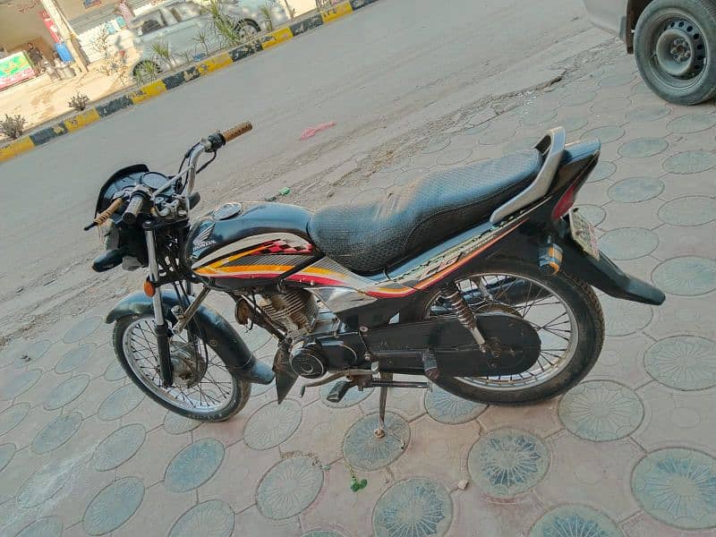 Honda 125Dream Register Khanewal Golden no 5555 4