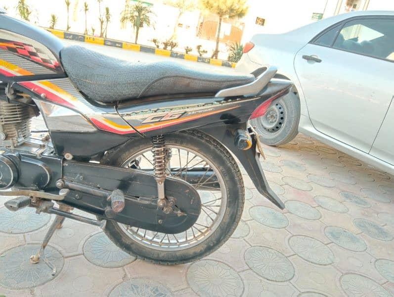 Honda 125Dream Register Khanewal Golden no 5555 5