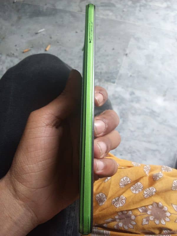 Infinix hot 12 finger fail Panel Broken 10/7 condition with box 2