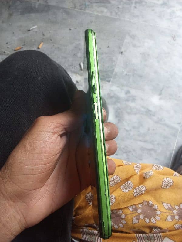 Infinix hot 12 finger fail Panel Broken 10/7 condition with box 3