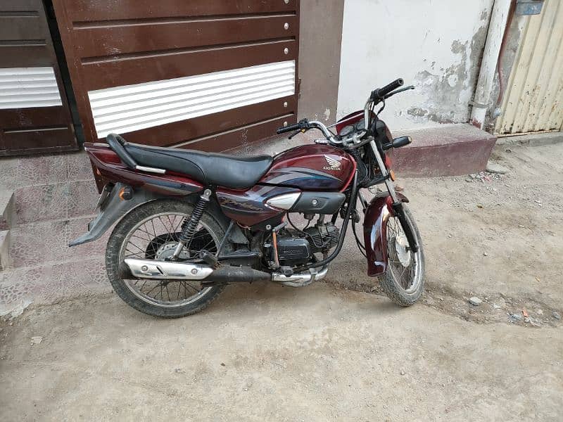 praidor 100 cc 2